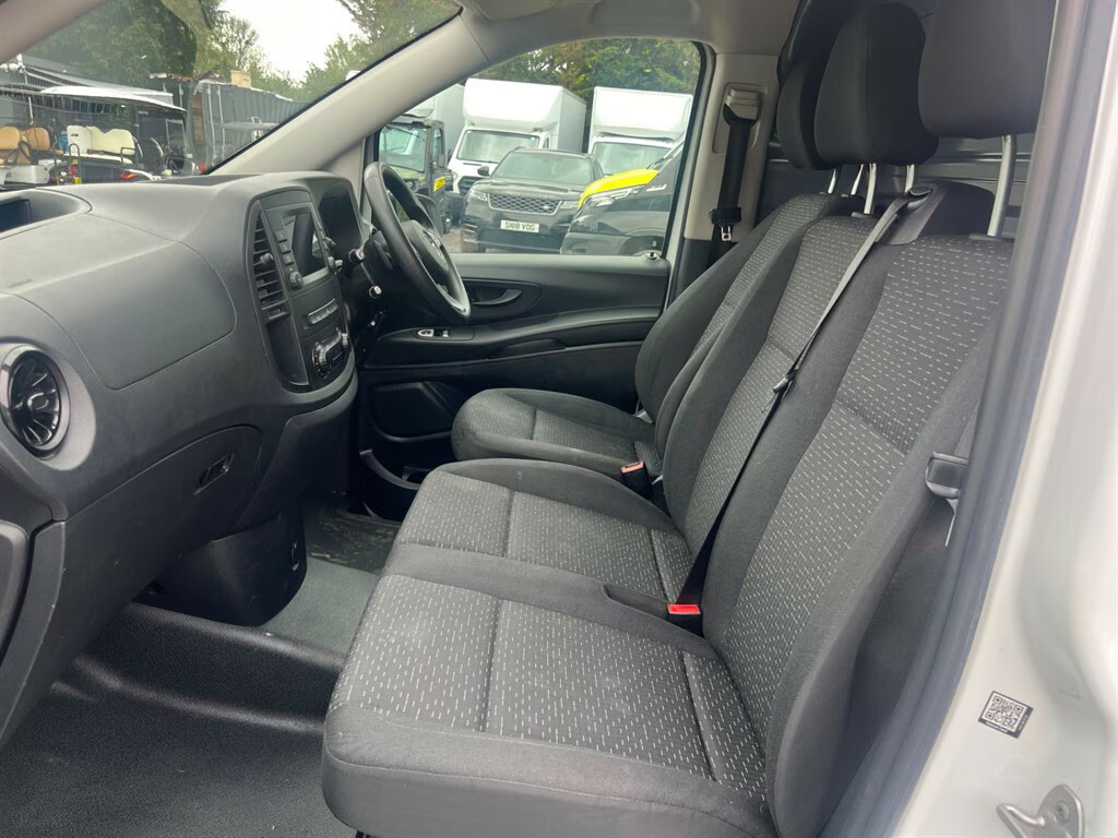 Mercedes-Benz eVito Evito Progressive L2 Grey #15