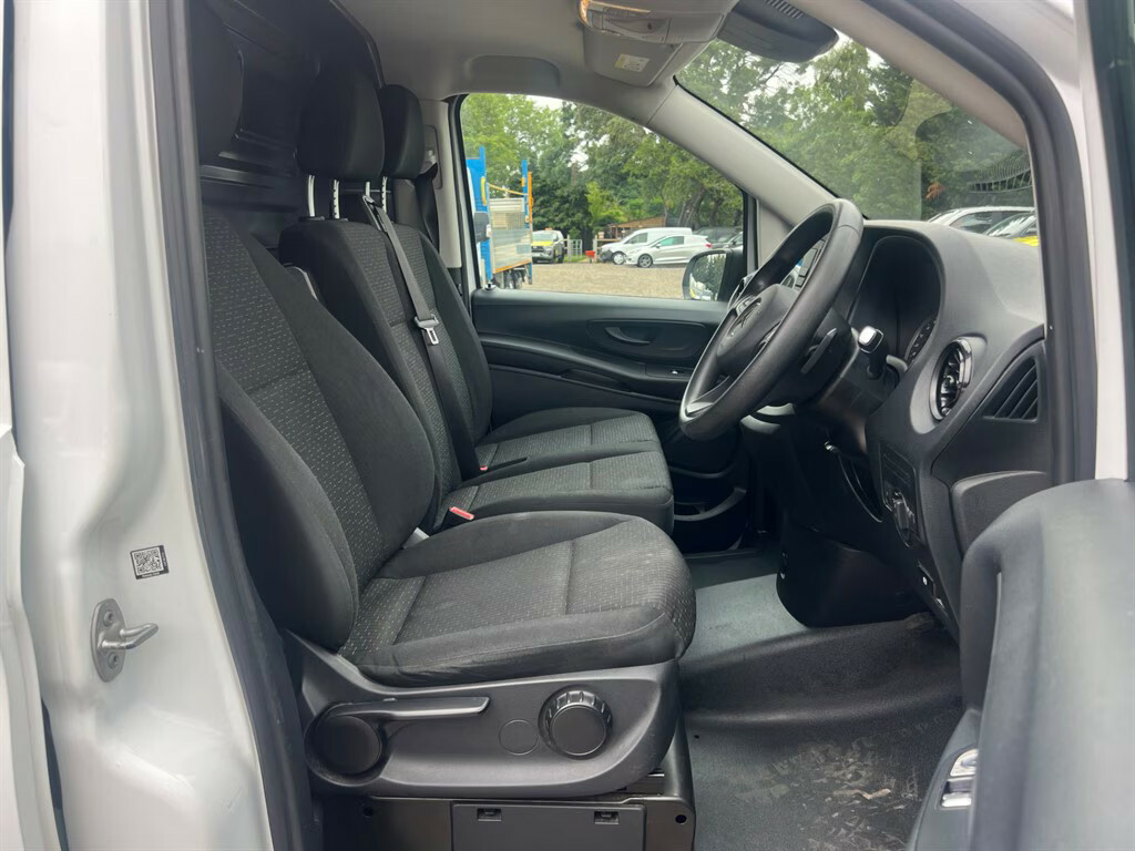 Mercedes-Benz eVito Evito Progressive L2 Grey #11