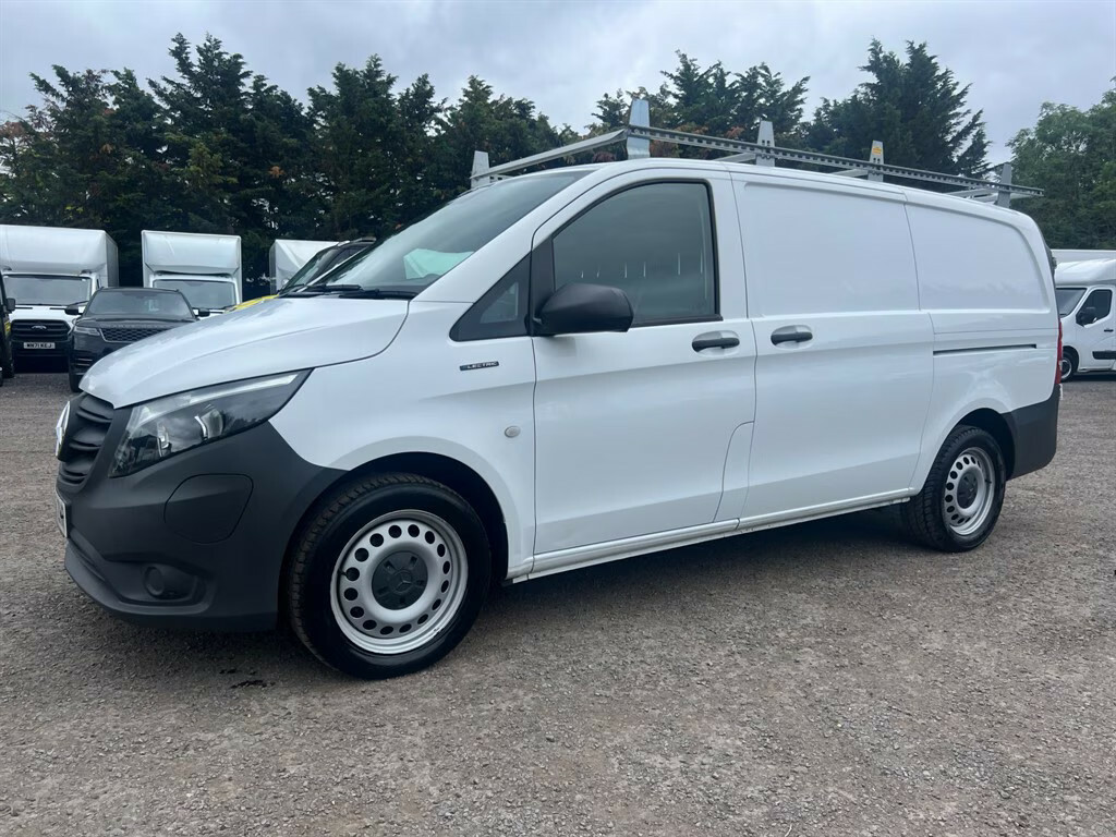 Mercedes-Benz eVito Evito Progressive L2 Grey #1