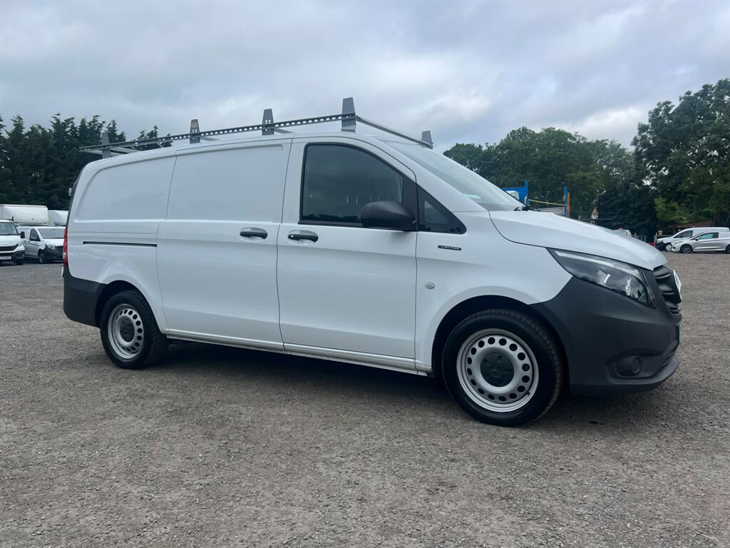 Mercedes-Benz eVito Evito Progressive L2 Grey #2