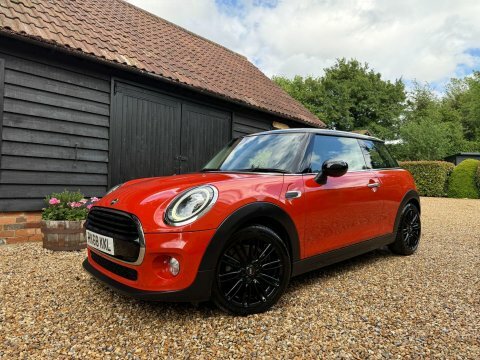 Mini Hatch 1.5 Cooper Euro Orange