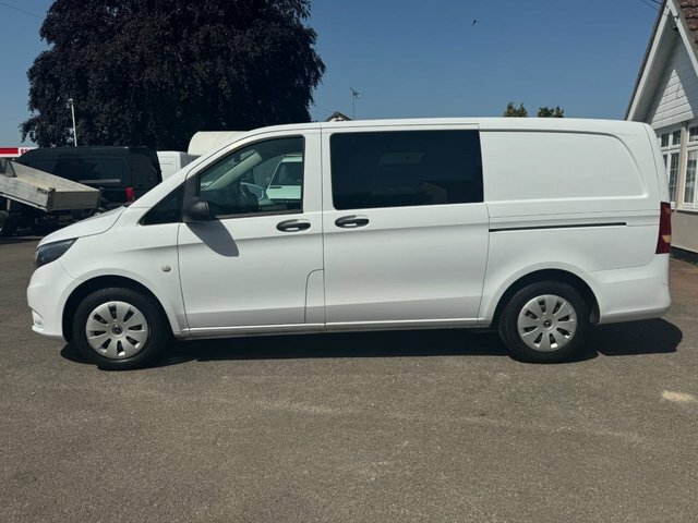 Mercedes-Benz Vito 114 Cdi Bluetec Crew White #5