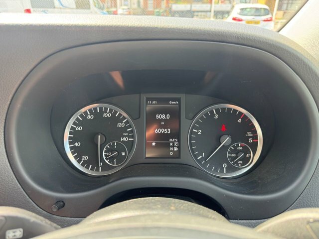 Mercedes-Benz Vito Mpv White #21