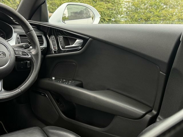 Audi A7 Black Edition White #40