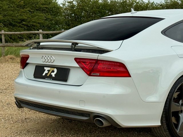 Audi A7 Black Edition White #23