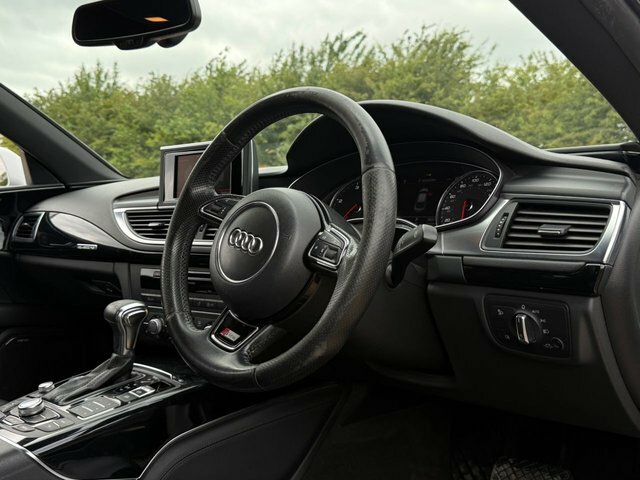 Audi A7 Black Edition White #39