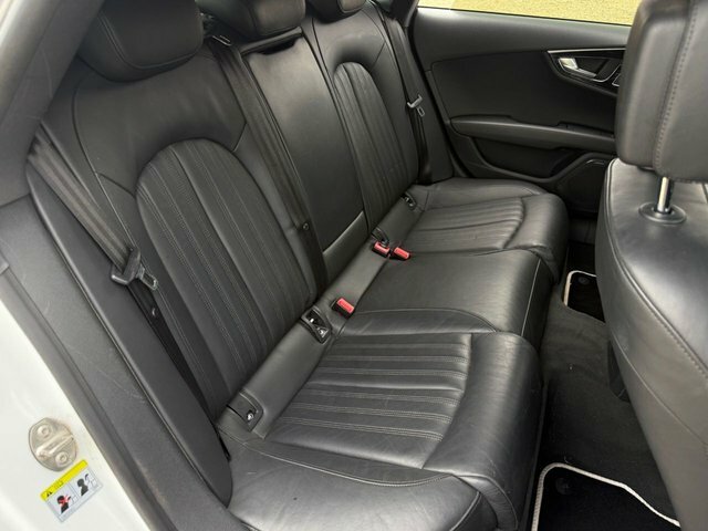 Audi A7 Black Edition White #30