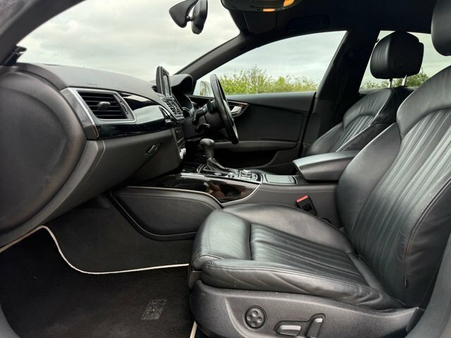 Audi A7 Black Edition White #32
