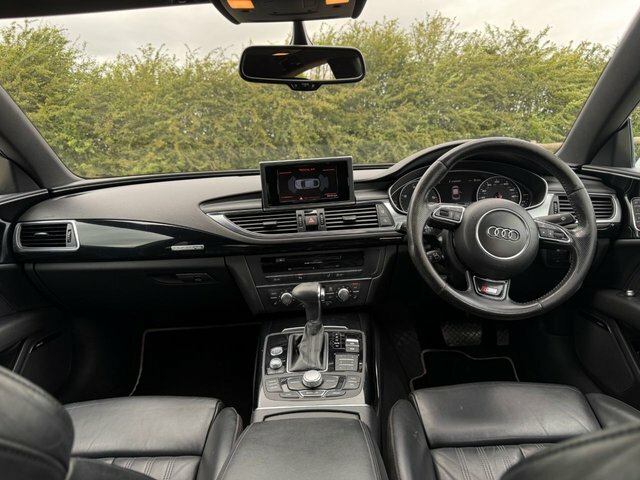 Audi A7 Black Edition White #41