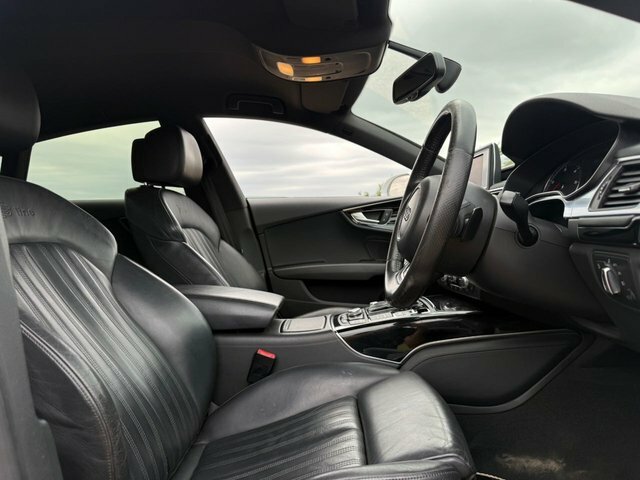 Audi A7 Black Edition White #38
