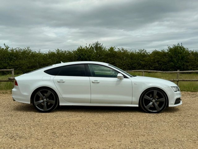 Audi A7 Black Edition White #26