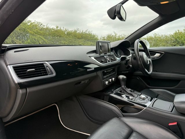 Audi A7 Black Edition White #34