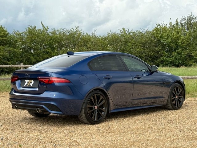 Jaguar XE 2.0 P300i R-dynamic Hse Saloon Awd Blue #2