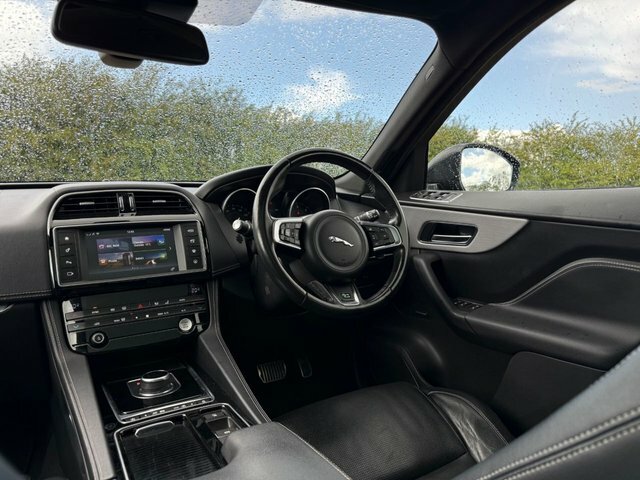 Jaguar F-Pace R-sport Black #61