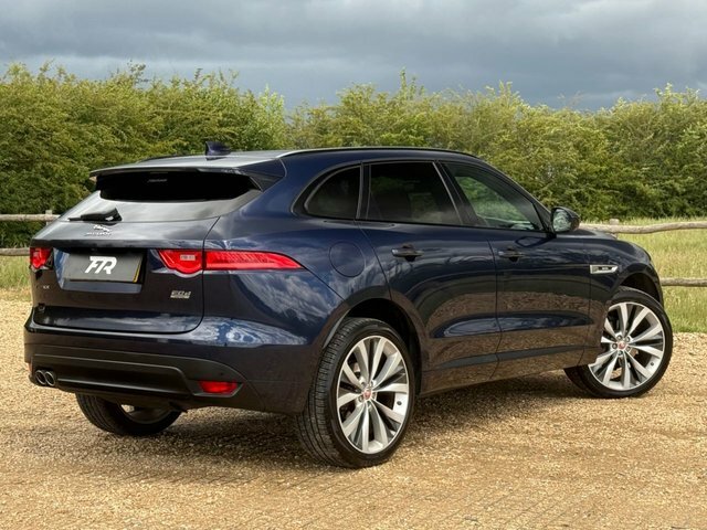 Jaguar F-Pace R-sport Black #22