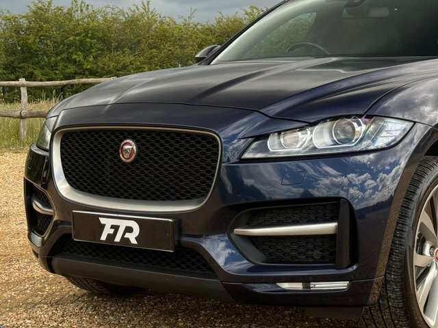 Jaguar F-Pace R-sport Black #18