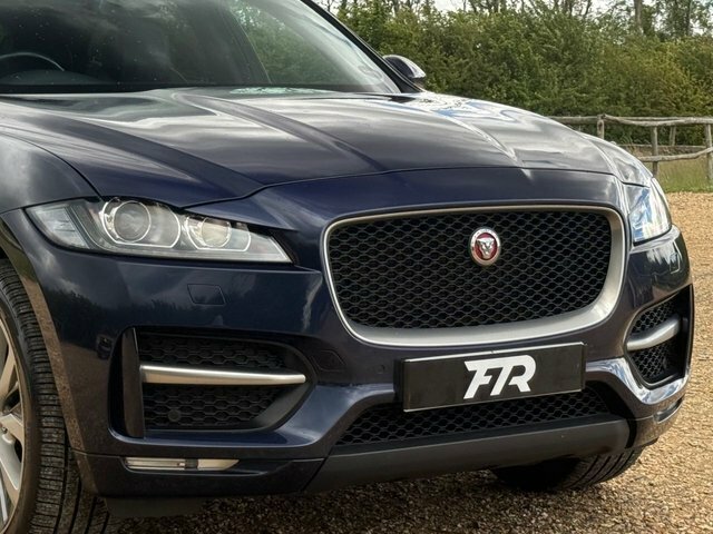 Jaguar F-Pace R-sport Black #19