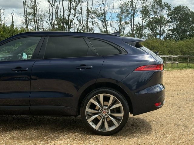 Jaguar F-Pace R-sport Black #32