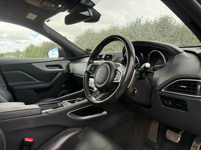 Jaguar F-Pace R-sport Black #47