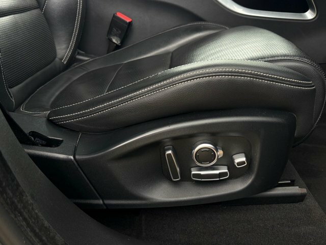 Jaguar F-Pace R-sport Black #51