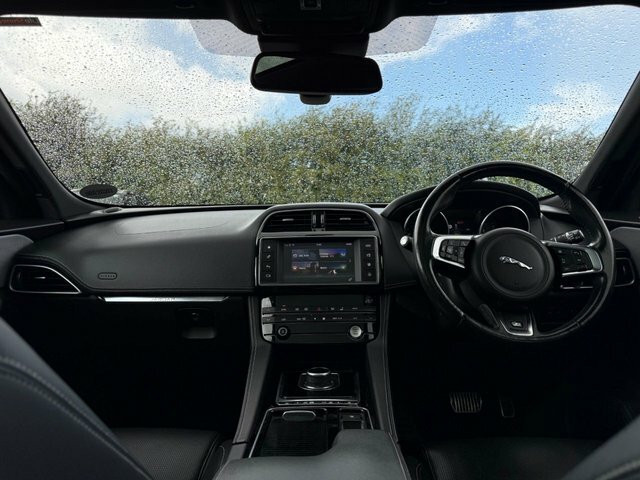 Jaguar F-Pace R-sport Black #54