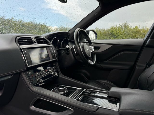 Jaguar F-Pace R-sport Black #7