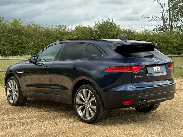 Jaguar F-Pace R-sport Black #24