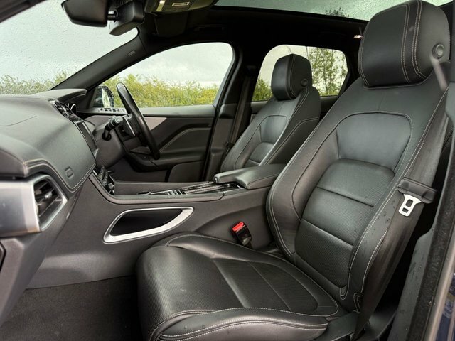 Jaguar F-Pace R-sport Black #36