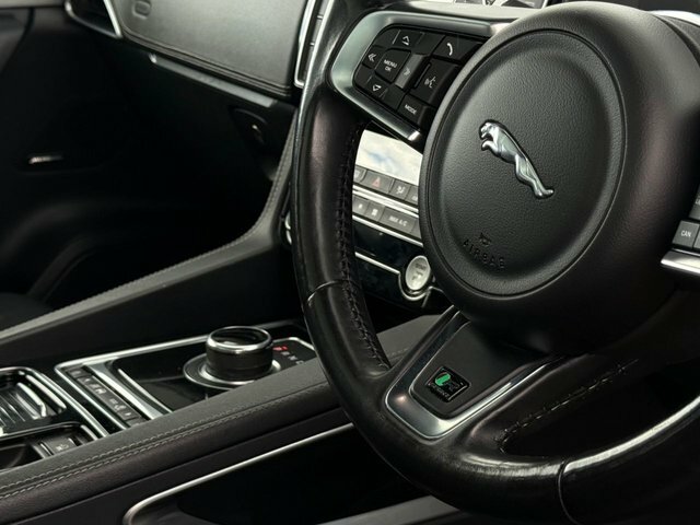 Jaguar F-Pace R-sport Black #49
