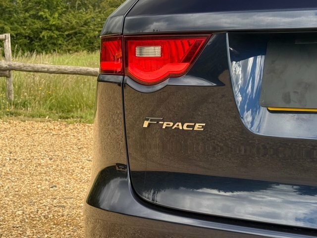 Jaguar F-Pace R-sport Black #30