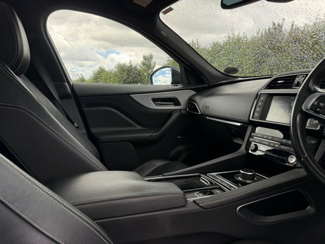 Jaguar F-Pace R-sport Black #48