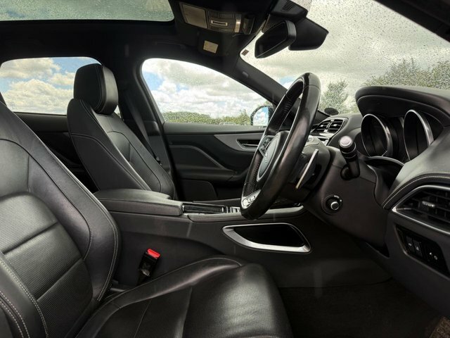 Jaguar F-Pace R-sport Black #46