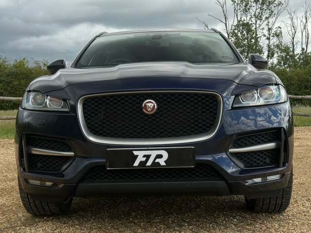 Jaguar F-Pace R-sport Black #17