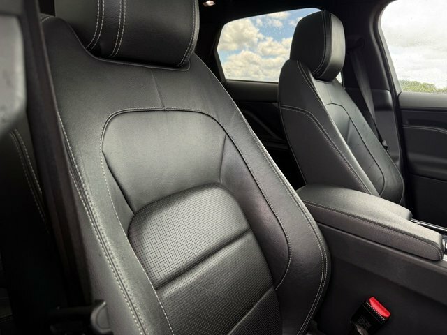 Jaguar F-Pace R-sport Black #52