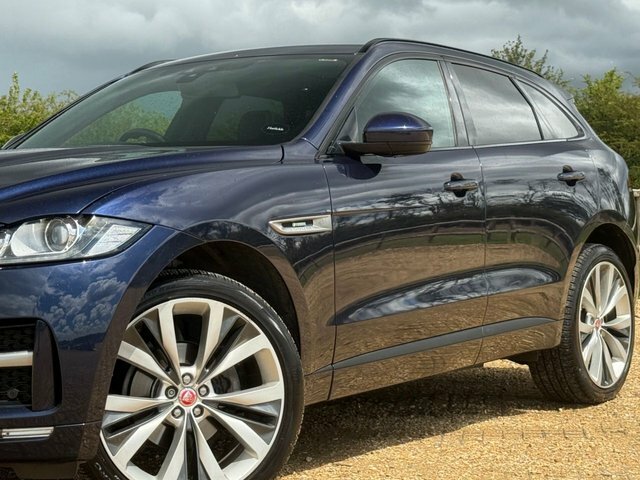 Jaguar F-Pace R-sport Black #16