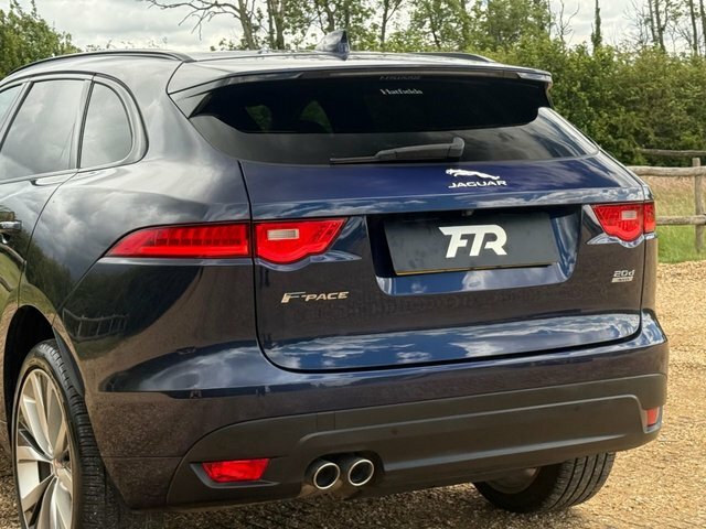 Jaguar F-Pace R-sport Black #27