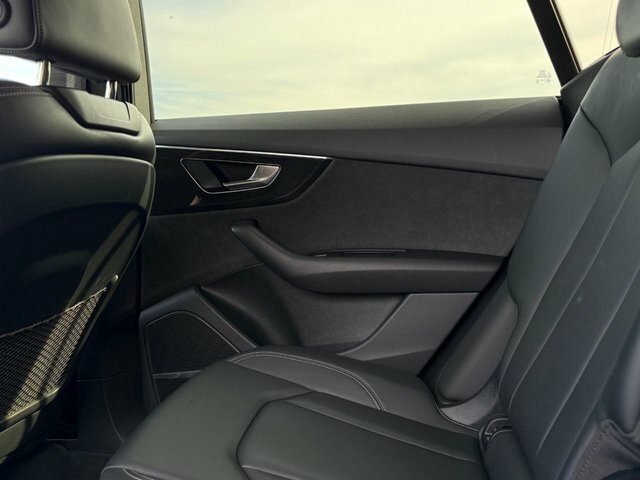 Audi Q8 55 Tfsi E Quattro Black Edition Tiptronic Black #46