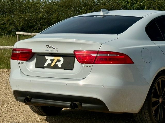 Jaguar XE 2.0 R-sport 198 Bhp Black #25