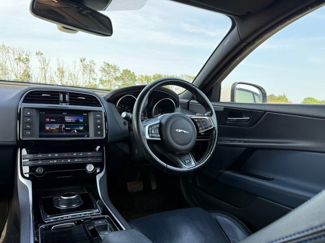 Jaguar XE 2.0 R-sport 198 Bhp Black #39