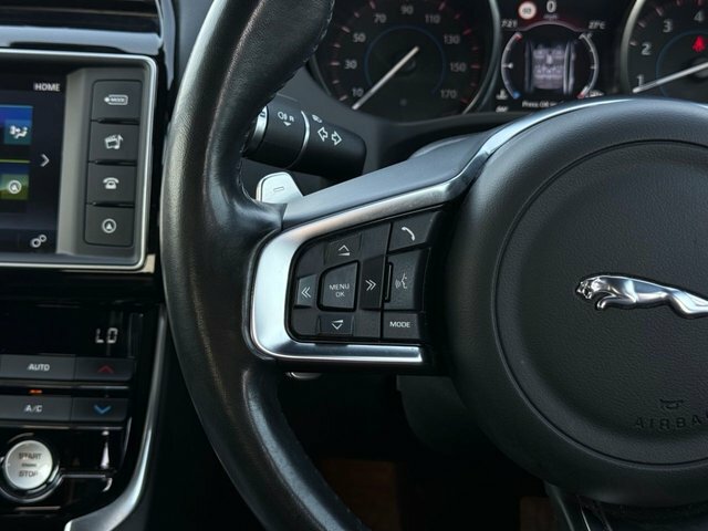 Jaguar XE 2.0 R-sport 198 Bhp Black #40