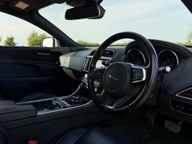 Jaguar XE 2.0 R-sport 198 Bhp Black #36