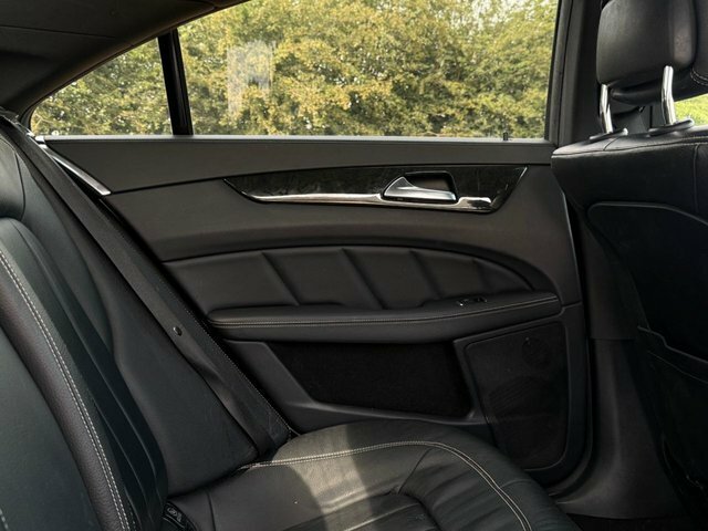Mercedes-Benz CLS Cls220 Bluetec Amg Line Premium Plus Black #40