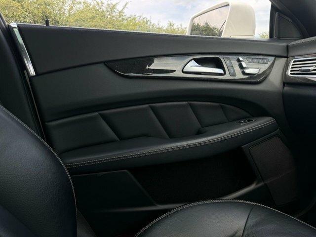 Mercedes-Benz CLS Cls220 Bluetec Amg Line Premium Plus Black #34