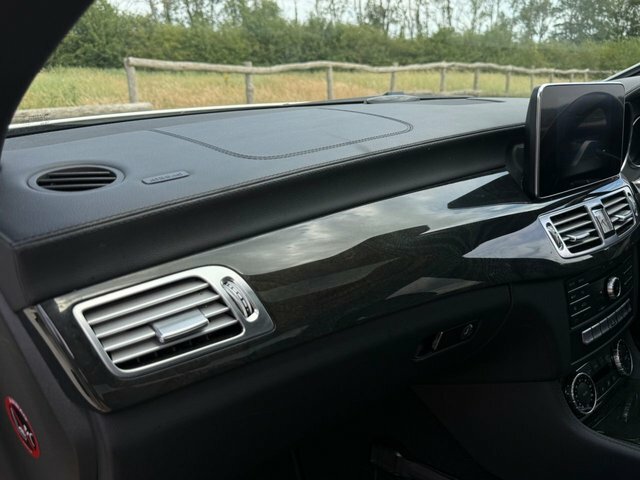 Mercedes-Benz CLS Cls220 Bluetec Amg Line Premium Plus Black #39