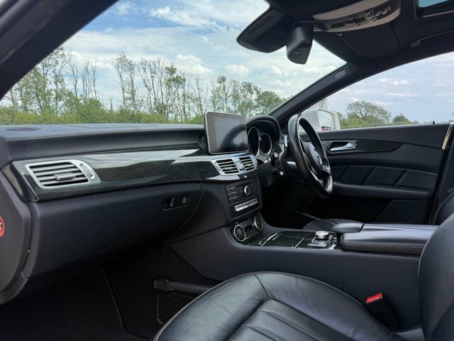 Mercedes-Benz CLS Cls220 Bluetec Amg Line Premium Plus Black #37