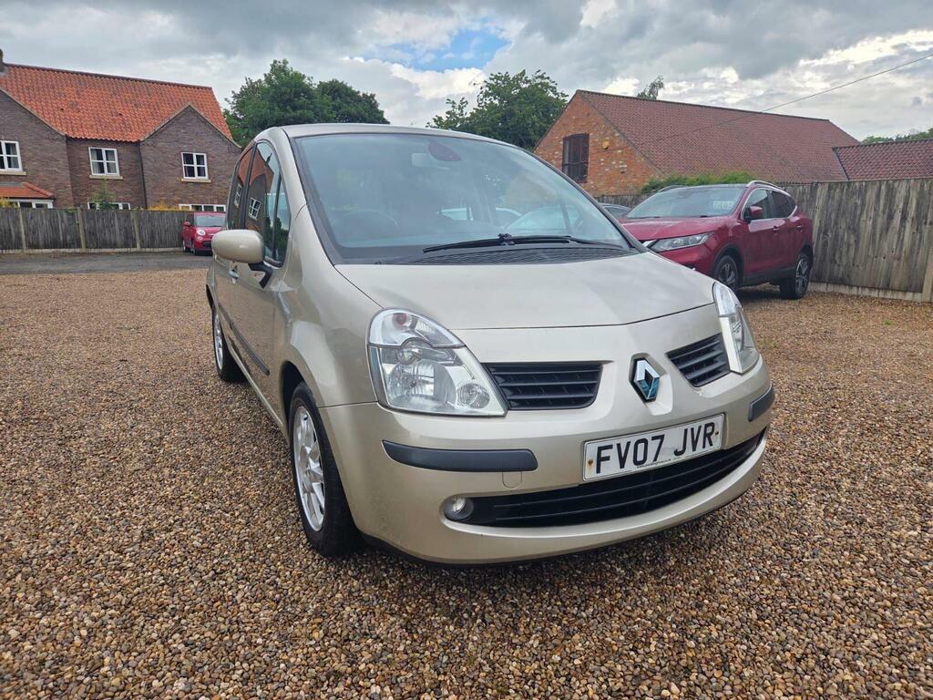 Renault Modus 1.6 16V Privilege Hatchback Gold