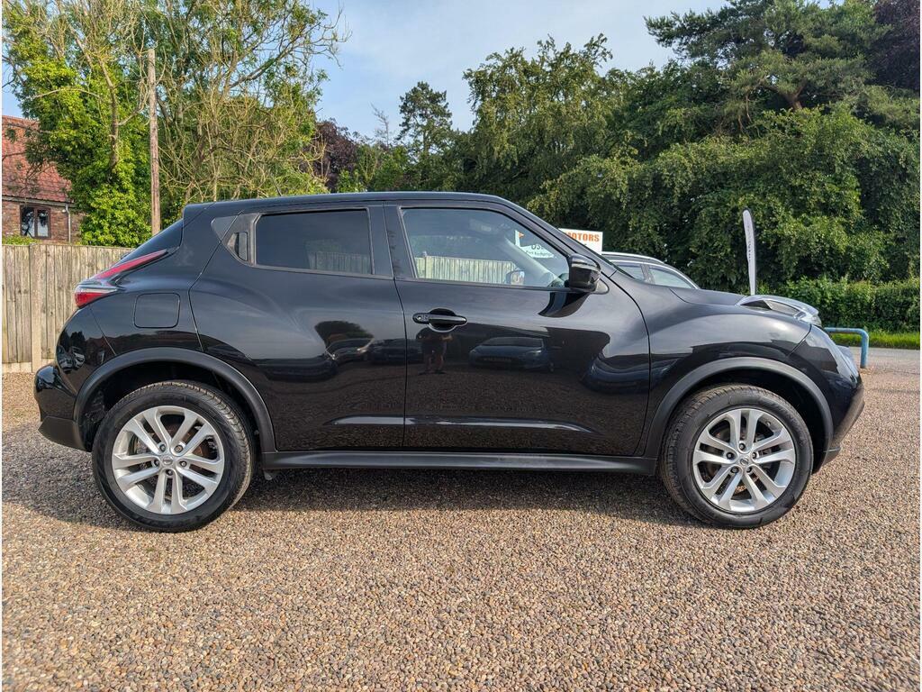 Nissan Juke Red #8
