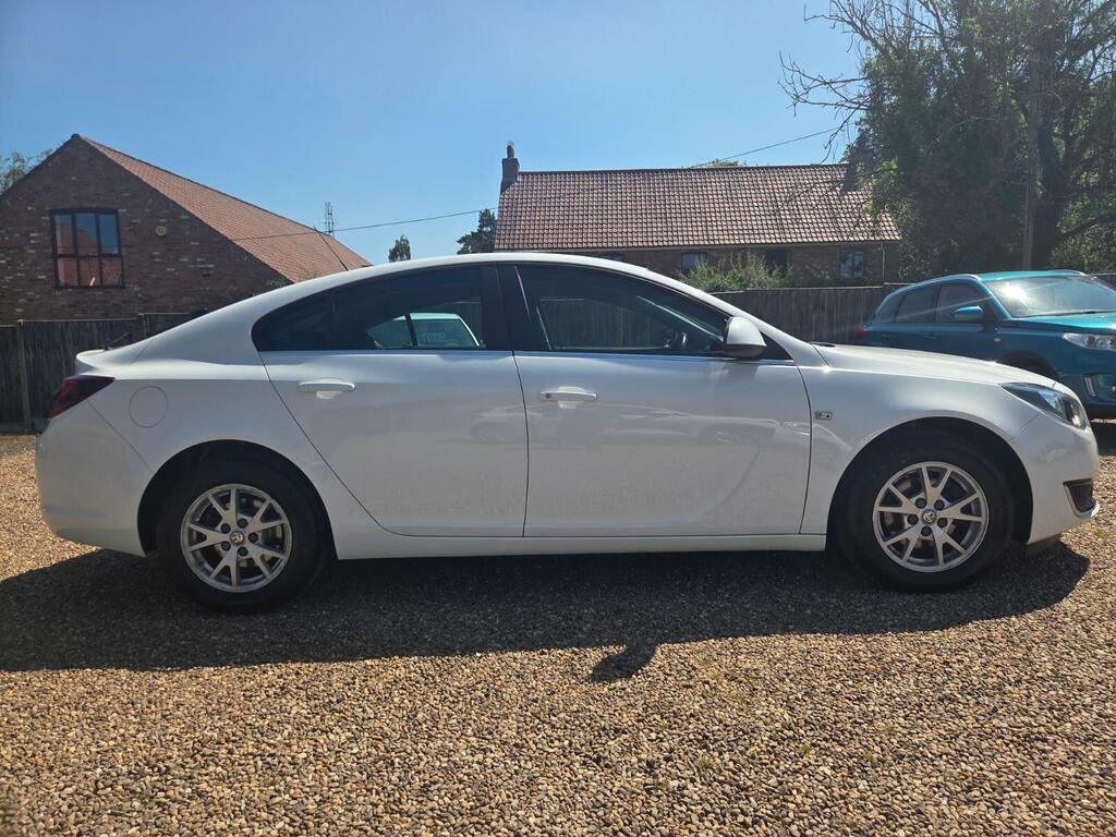 Vauxhall Insignia 2.0 Cdti Ecoflex Design Hatchback White #6