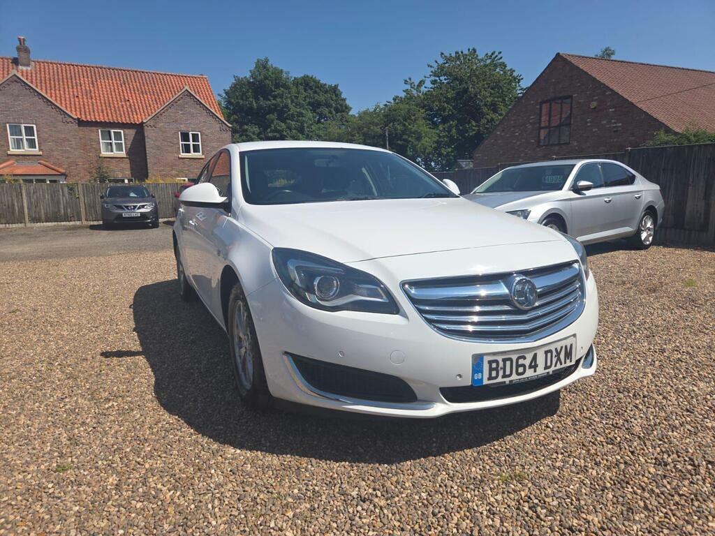 Vauxhall Insignia 2.0 Cdti Ecoflex Design Hatchback White