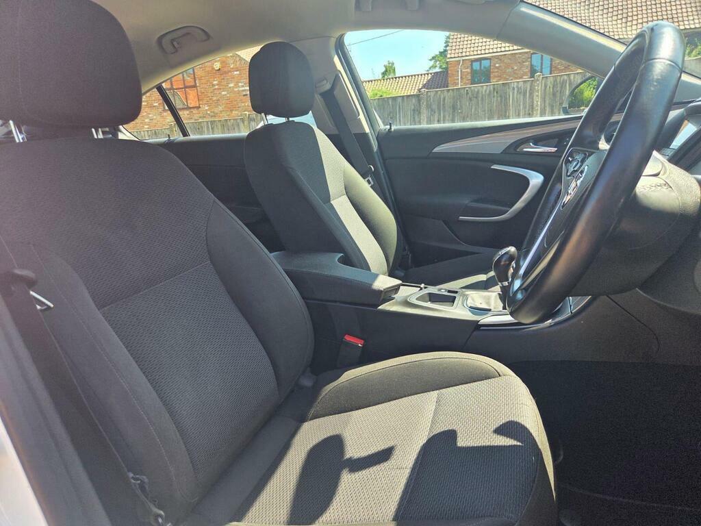 Vauxhall Insignia Hatchback 2.0 Black #9